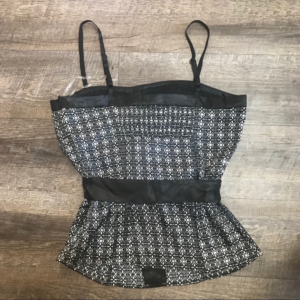 Corset-like Tank Top - Picture 2 of 3